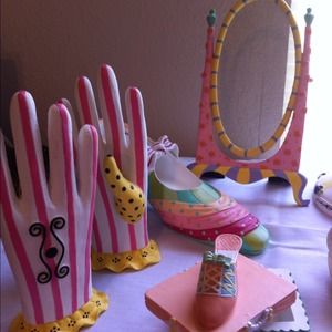 pristine dresser or vanity JEWELRY display.