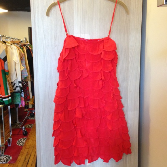 Leifsdottir ANTHROPOLOGIE Sz 6 Red Petaled Dress