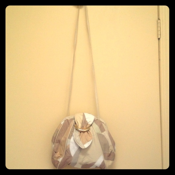 Cross body shoulder bag