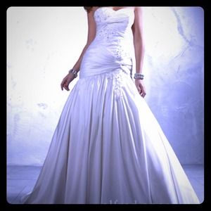 Alfred Angelo wedding dress. Brand NEW!!