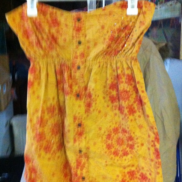 🌻SOLD IN BUNDLE Yellow Strapless Mudd Top🌻