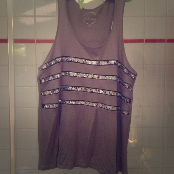 🚫🚫BUNDLED🚫🚫INC sequins strip tank!