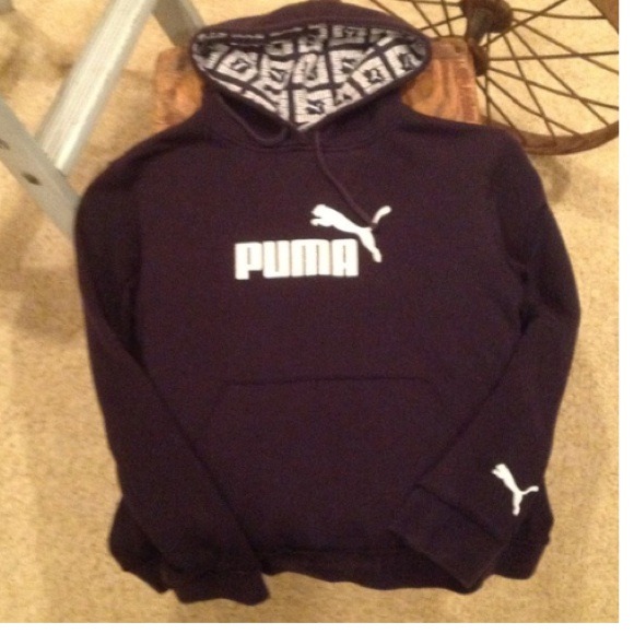 Navy Blue Puma Sweatshirt .