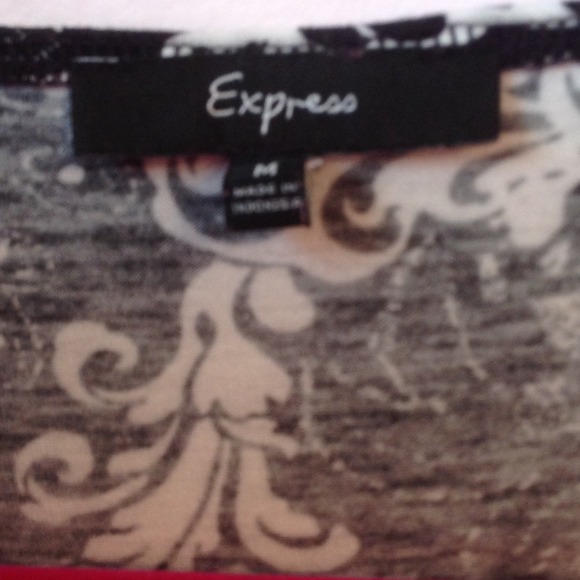 Express short sleeve black with white design tee - Picture 2 of 4