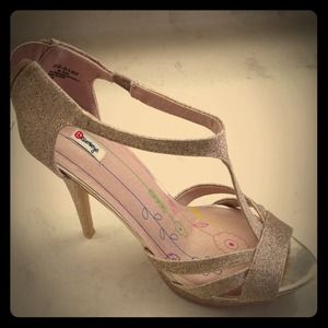 REDUCED 50% New never worn glittery heels size 8.5