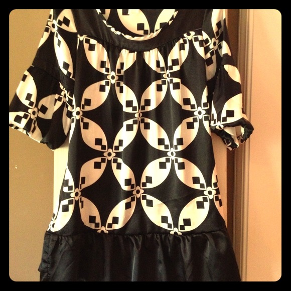 Fabulous Boutique black and white print top/ tunic - Picture 1 of 1