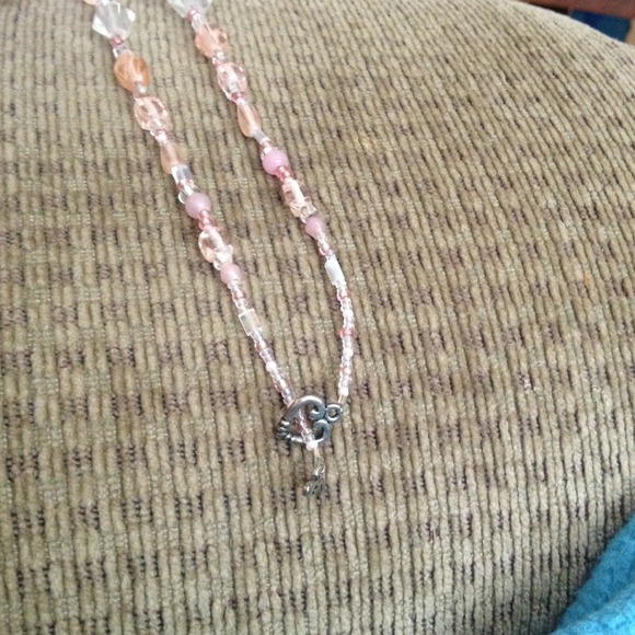 Pink neckless - Picture 2 of 2