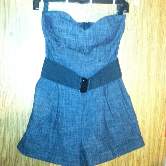 🚫SOLD🚫Belted Denim romper.
