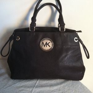 Bundle Michael Kors and Style &CO wallet