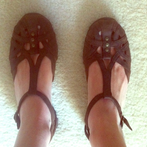 Sketchers t-strap sport sandals