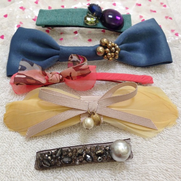 ***FREE GIFT*** with a purchase of $25 or more!!