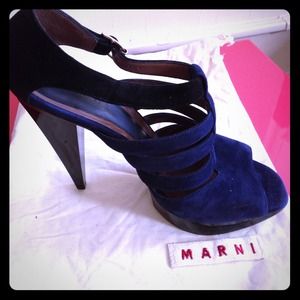 Glam Marni platform sandal, sexy Nightblue suede