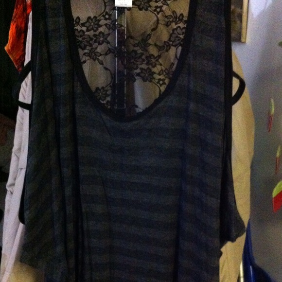 🐠SOLD IN BUNDLE Black Striped Lace back Tank🐠
