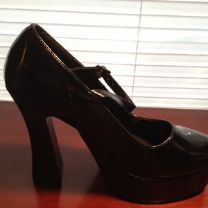 They r pleaser shoes