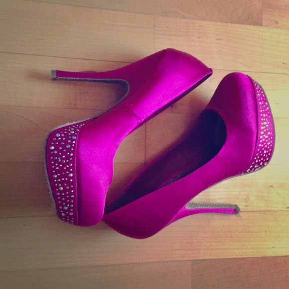 Steve Madden Shoes - Steve Madden sparkle stiletto heels