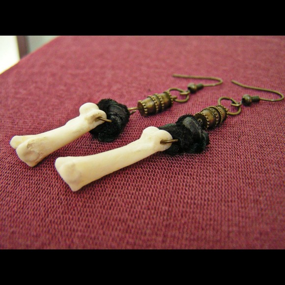 handmade Jewelry - Coyote Foot Bone Earrings with Deer Skin