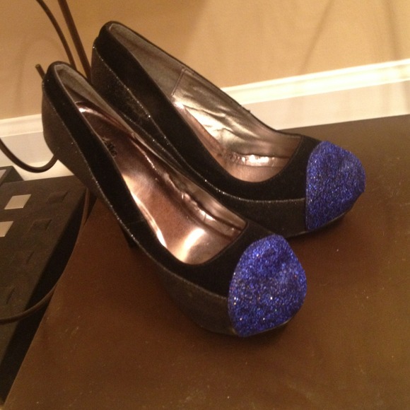 High Heels - Picture 2 of 2