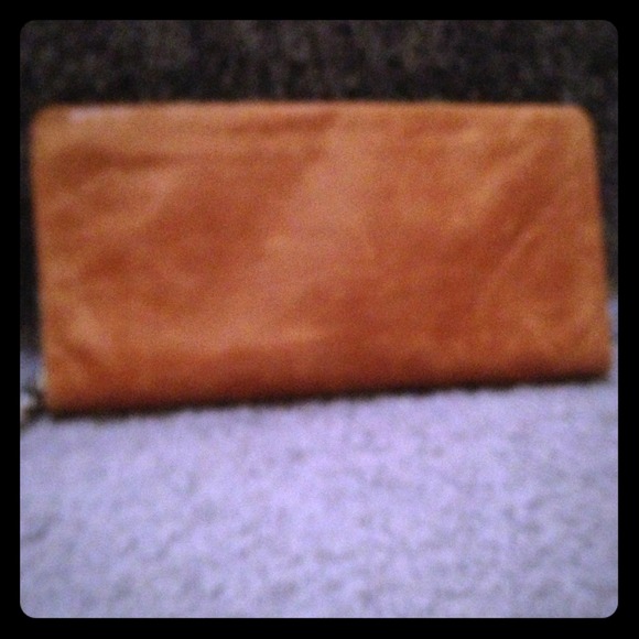 Tan zip around hobo wallet ❌❌gone❌❌