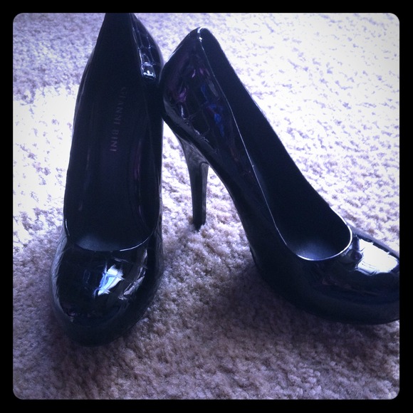 On hold @mariamsria13