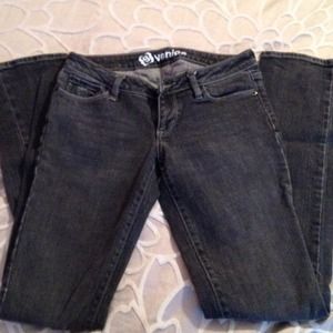 Price ✂ Size 3 bullhead skinnies