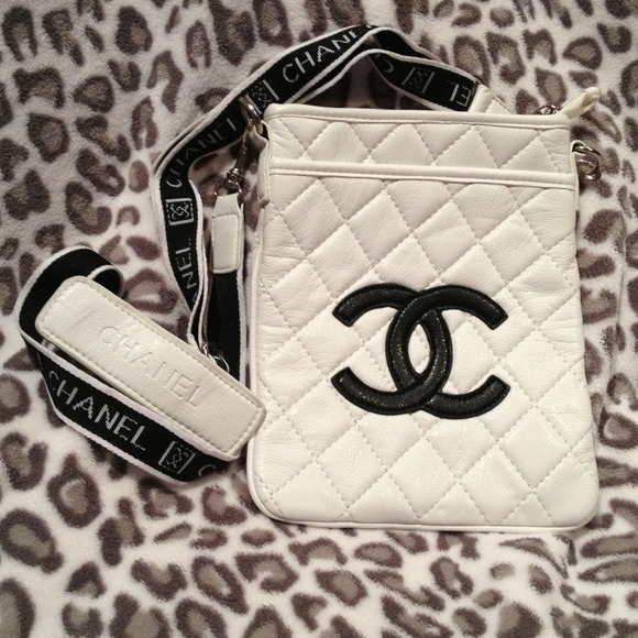 ⛔RESERVED⛔REDUCED💎 Chanel Hipster!