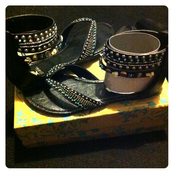 👣Gladiator sandals. Size 8! Fit like a size 9👣