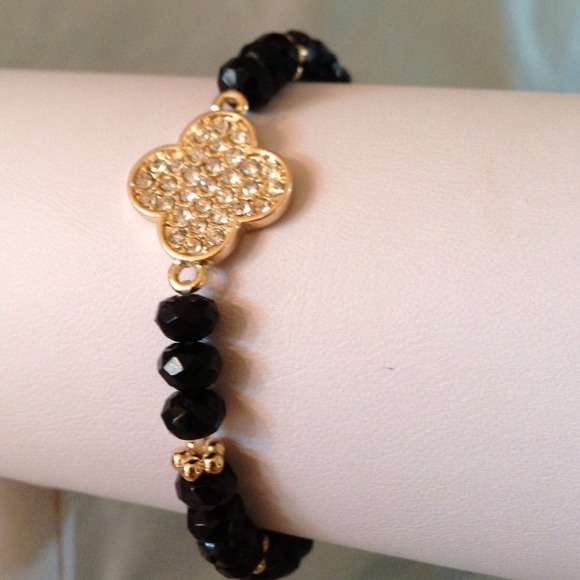 Be Seen Sales Jewelry - Rhinestone Embedded Clover - BLACK