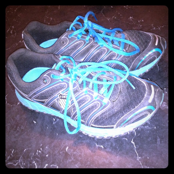 brand new k•Swiss tennis shoes.