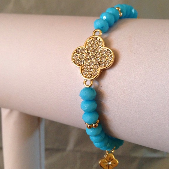 Be Seen Sales Jewelry - Rhinestone Embedded Clover- Turquoise