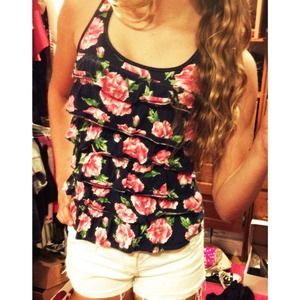 Pink floral Hollister tank!