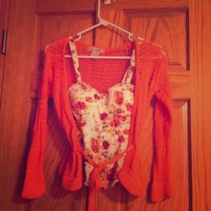 ❗Sold in bundle❗Floral tank &knitted top
