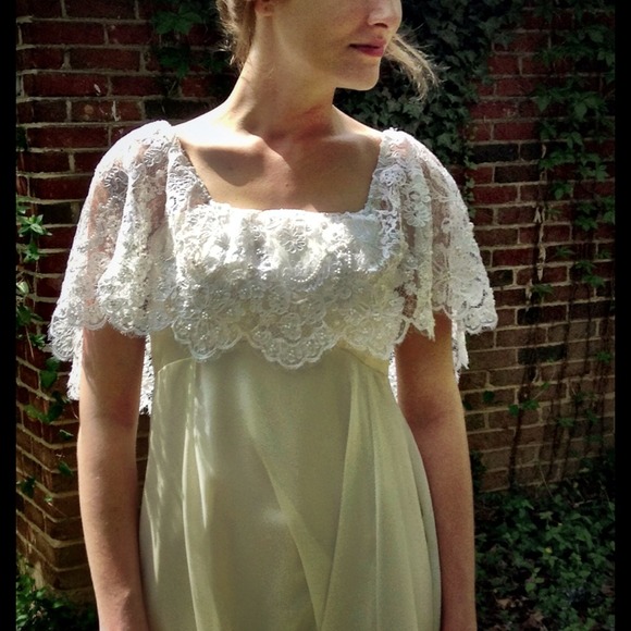 Vintage wedding gown, flowy and dreamy!