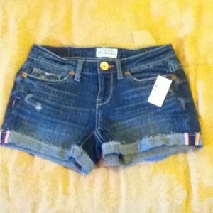 Aèropostale shorts.