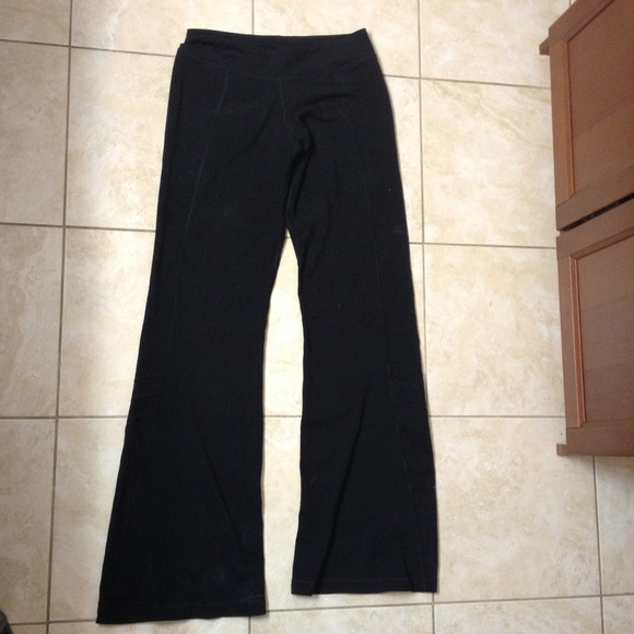 SOLD IN BUNDLE Lulu Lemon pant size 6 regular
