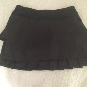 Lulu lemon black skort size 4