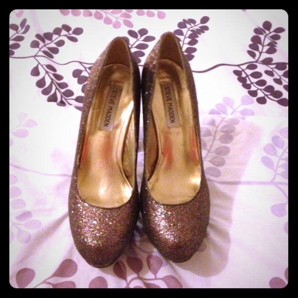 Steve Madden glitter pumps