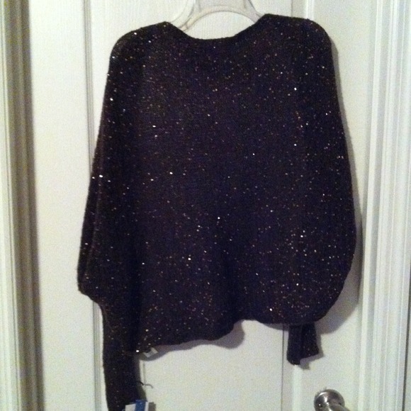 Traded Vera wang cardigan $$ price dropped - Picture 2 of 3