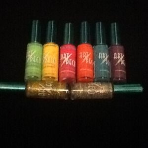 La Colors 'Art Deco' nail art lacquer