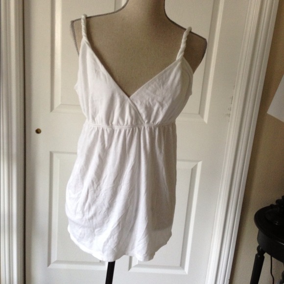 🔴SOLD🔴  Old Navy White Tank Top - Size XL