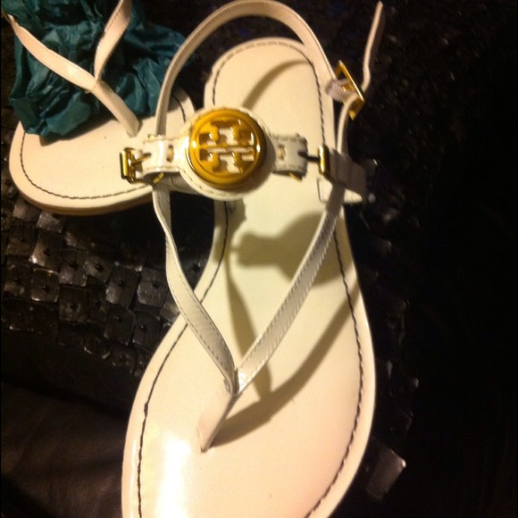 Sold! Authentic TORY BURCH pearl white sandals - Picture 2 of 4