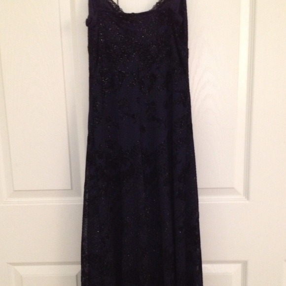 Dress - Picture 4 of 4