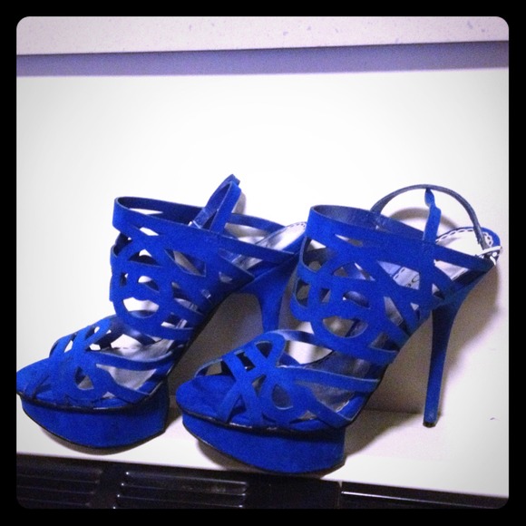 🚫SOLD🚫 Bebe heels size 8.5