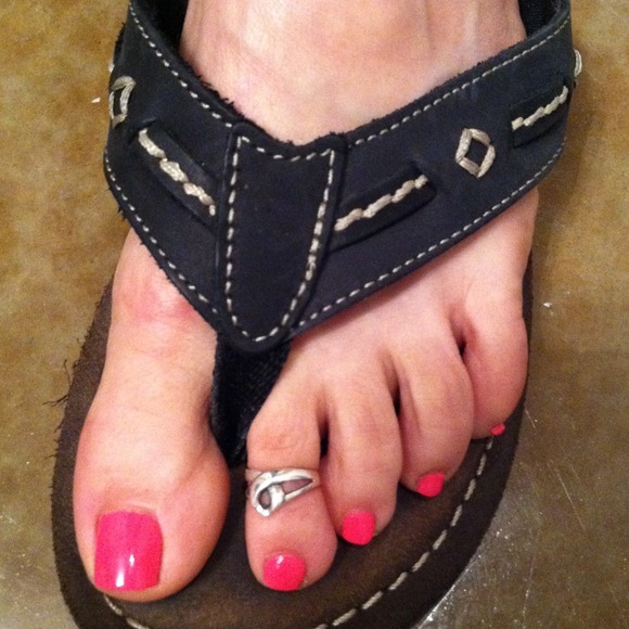 Clark's sandals❌SOLD❌ - Picture 3 of 4