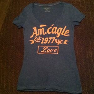 American eagle v-neck tee