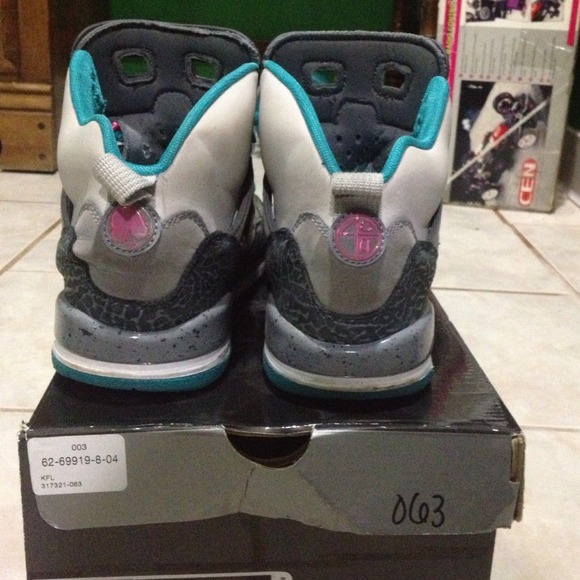 Retro Jordan Spizike (GS) - Picture 3 of 4