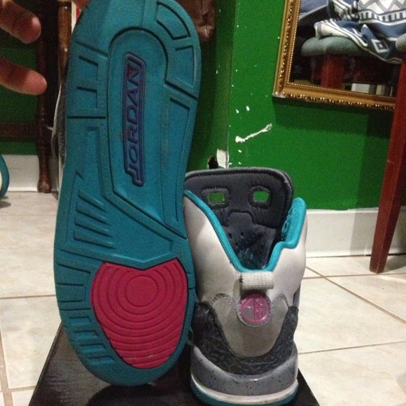 Retro Jordan Spizike (GS) - Picture 4 of 4