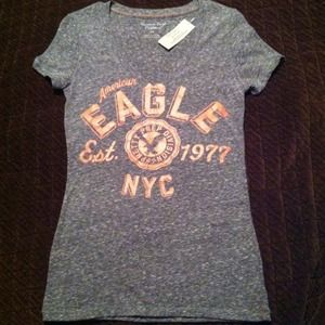 american eagle v-neck tee