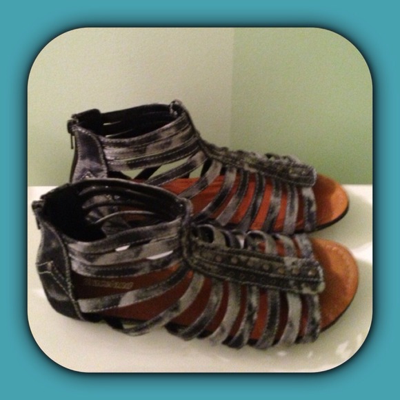 Summer shoes