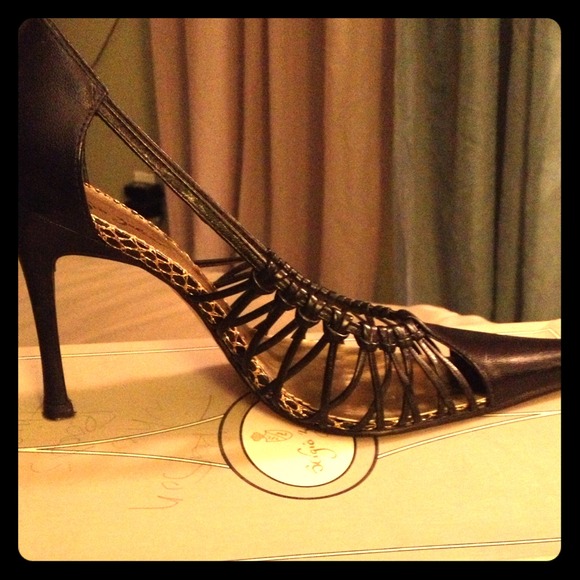 ✅ SOLD ⛔️REDUCED $ ~Black and Gold Pumps/Heels