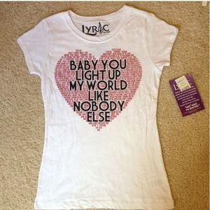 White "what makes you beautiful crew" ❤neck tee 👚